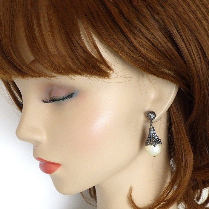 CHANEL Coco Mark Earrings - 2003 Spring Collection - Black Metal & Imitation Pearls