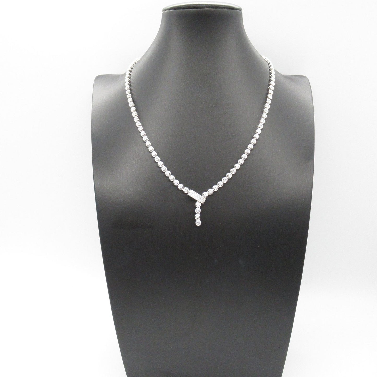Exquisite K18WG Diamond Necklace - 22.6g, 43cm Length