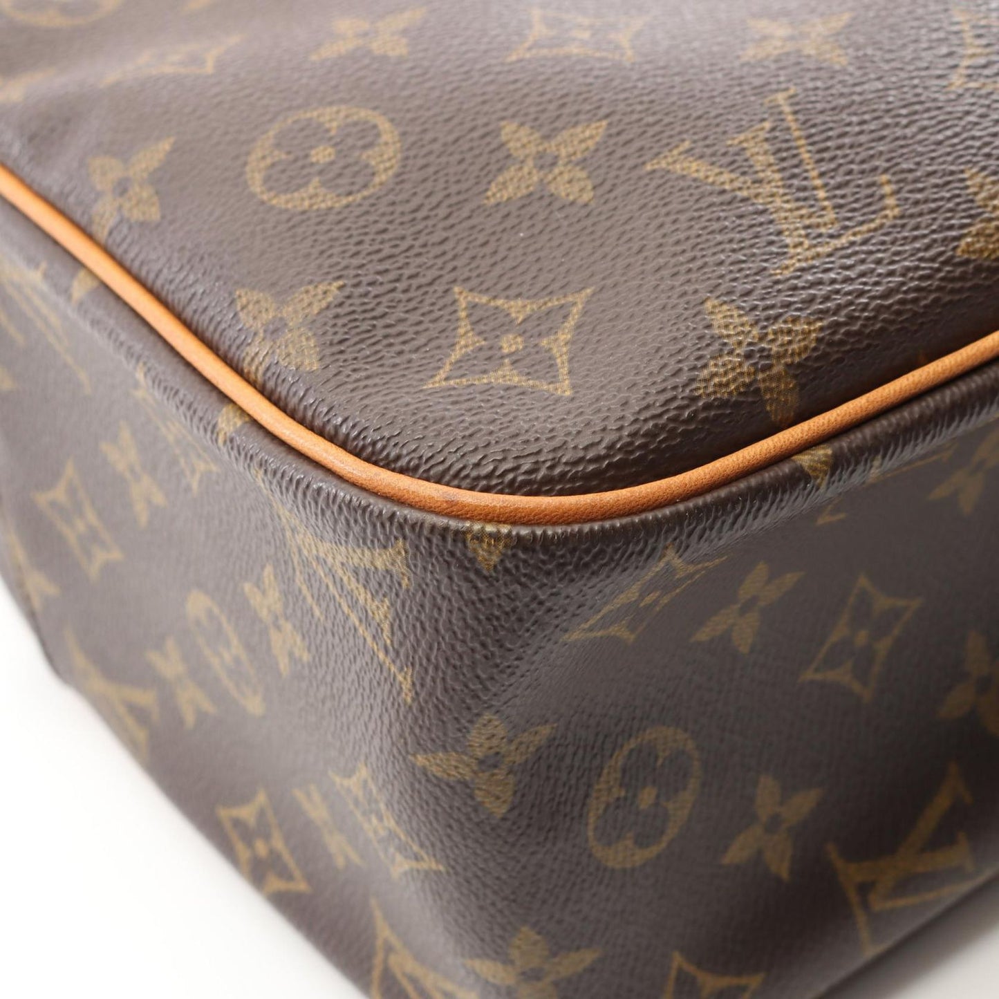 Louis Vuitton Monogram Canvas Cite GM Shoulder Bag - Timeless Elegance