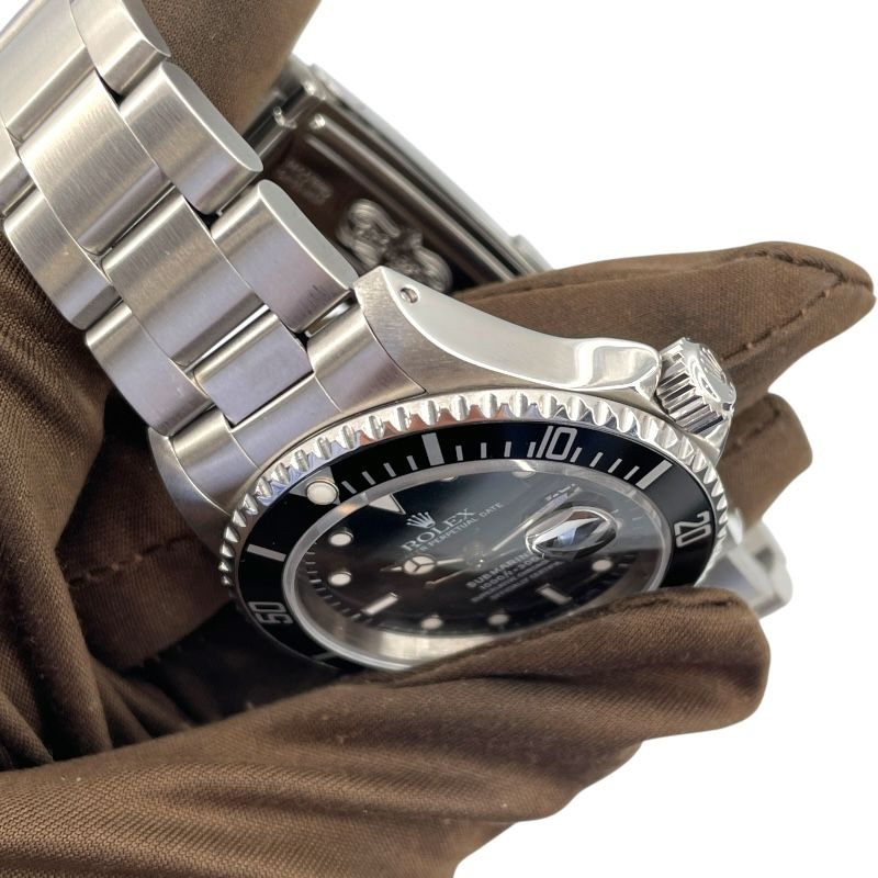 ROLEX Submariner 16610 Black SS Men's Watch - Timeless Elegance