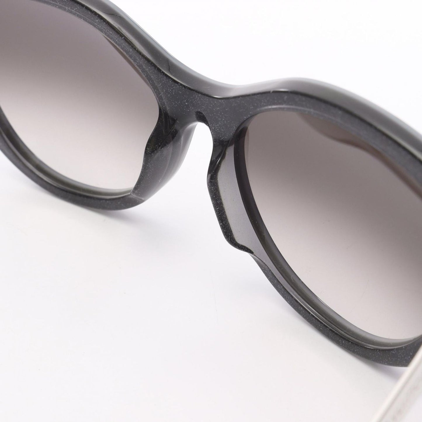 Louis Vuitton LV Petit Sphinx Cat Eye Sunglasses - Silver & Black