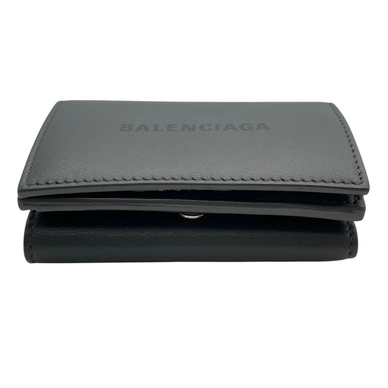 Balenciaga CASH Mini Wallet in Grey Leather - Exquisite Craftsmanship