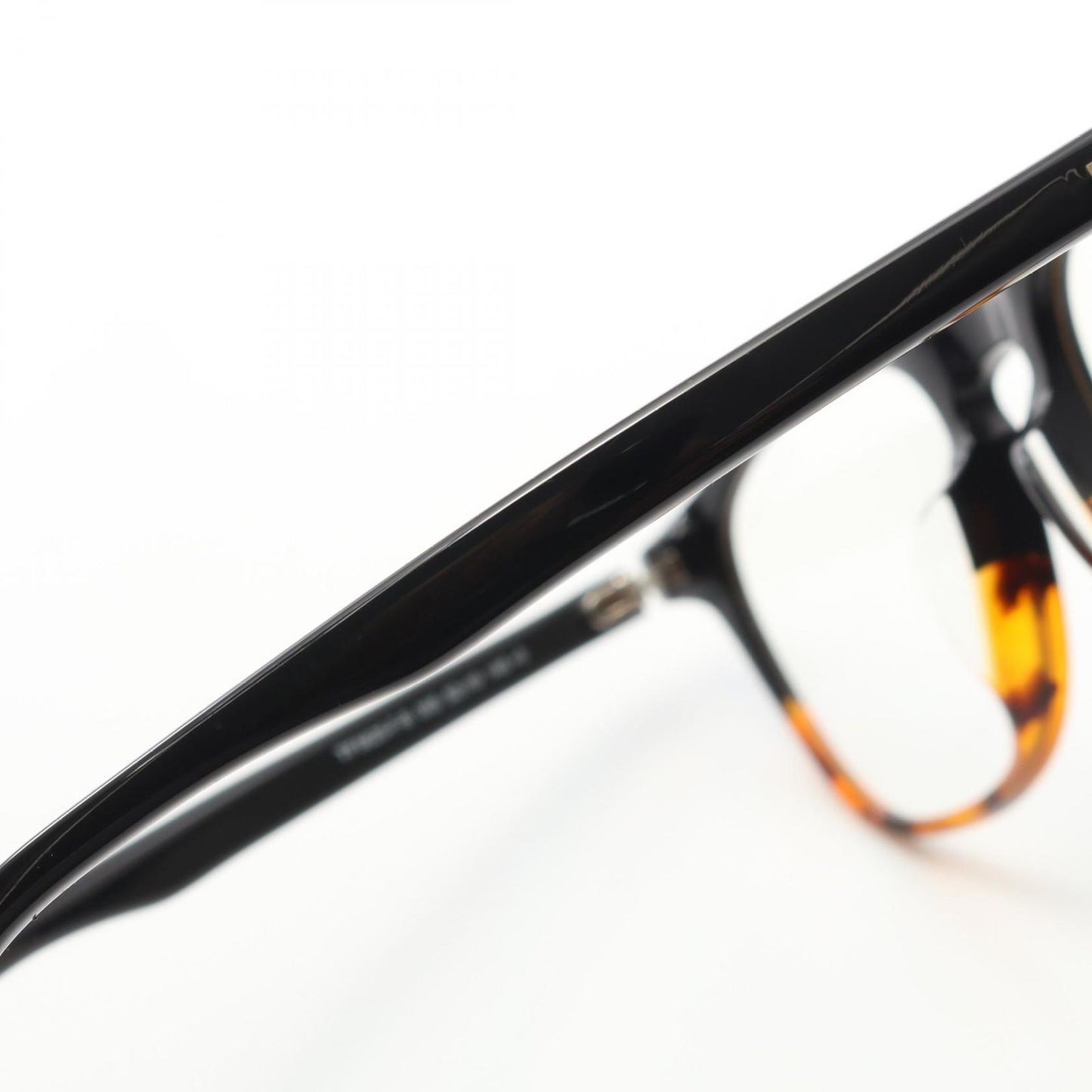 TOM FORD TF5625 Unisex Eyewear - Timeless Elegance