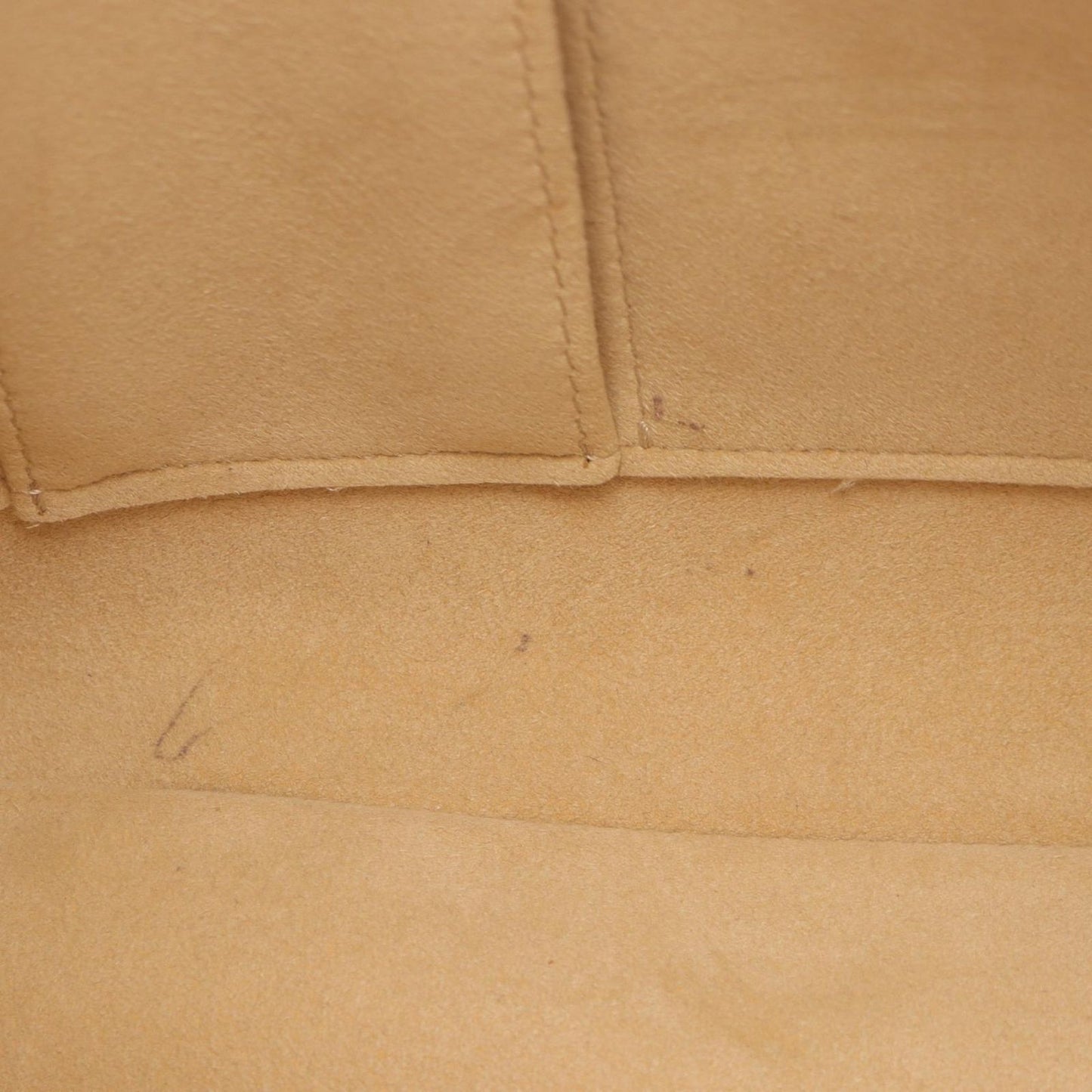 Louis Vuitton Hudson GM Monogram Shoulder Bag - Timeless Elegance