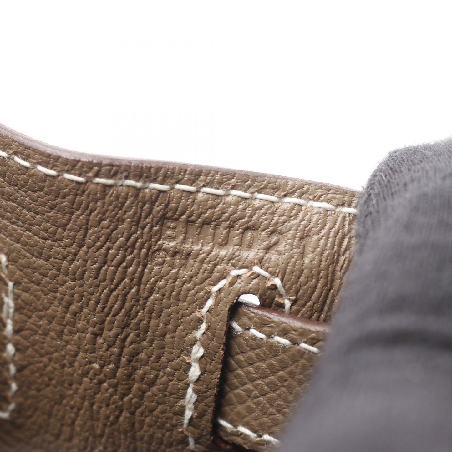 HERMES Kelly 28 Etoupe Handbag - Timeless Elegance