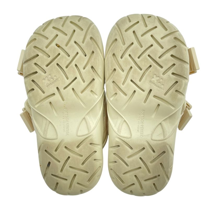 Bottega Veneta Cream Leather Sandals for Women - Size 36