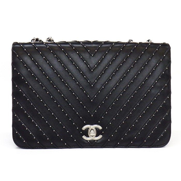 CHANEL Chevron Black Calfskin Shoulder Bag with Silver Hardware