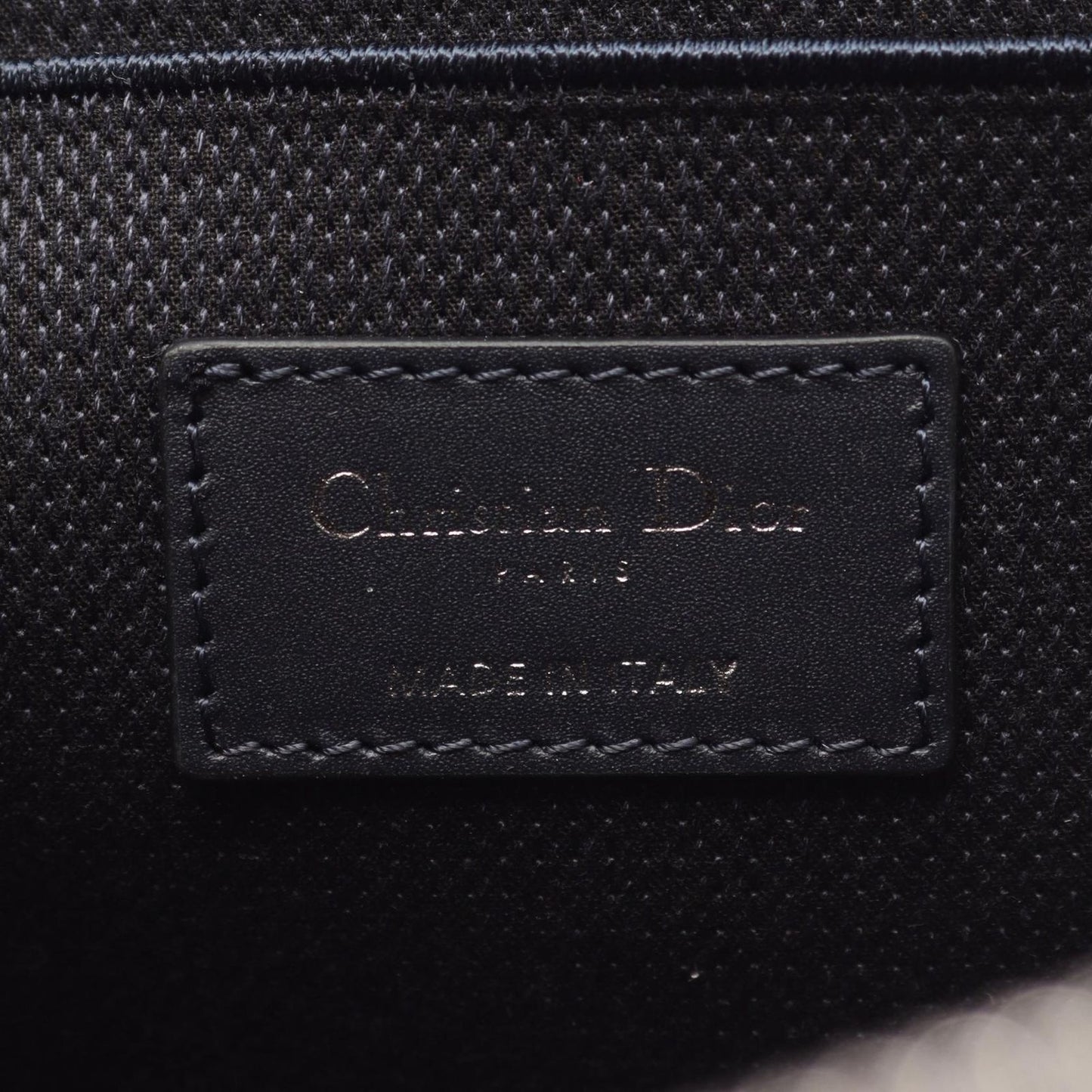 Dior DIORTRAVEL Vanity Bag in Navy Oblique Fabric - Exquisite Craftsmanship