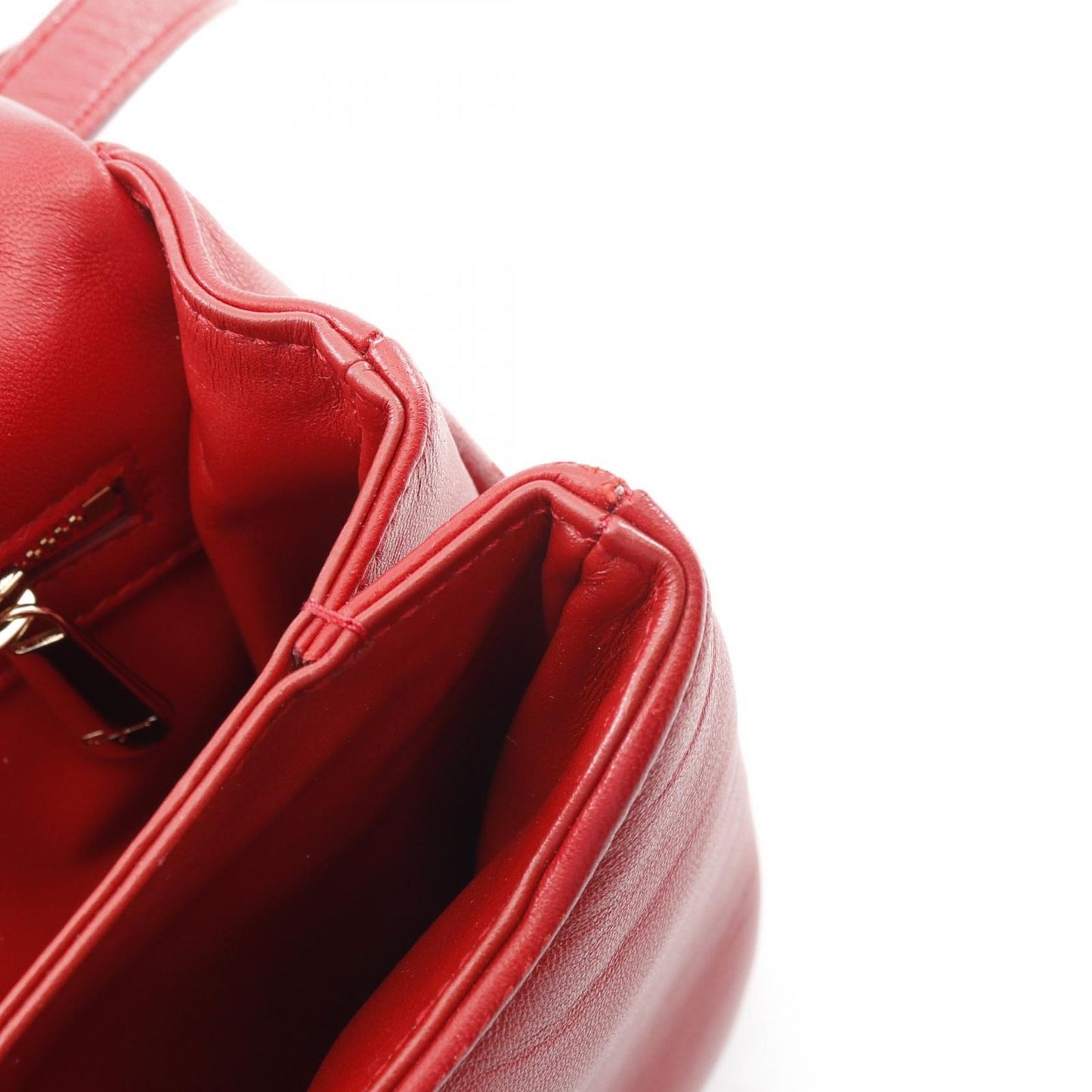 Salvatore Ferragamo Vara Ribbon Shoulder Bag in Red Leather