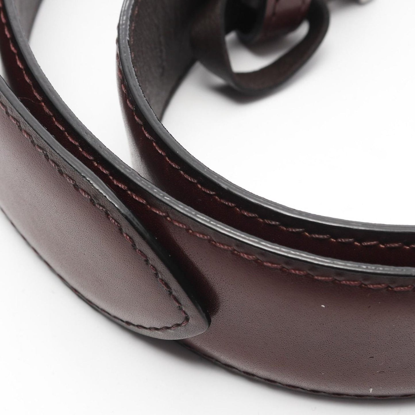 LOUIS VUITTON Legend Belt in Bordeaux Leather - Timeless Elegance