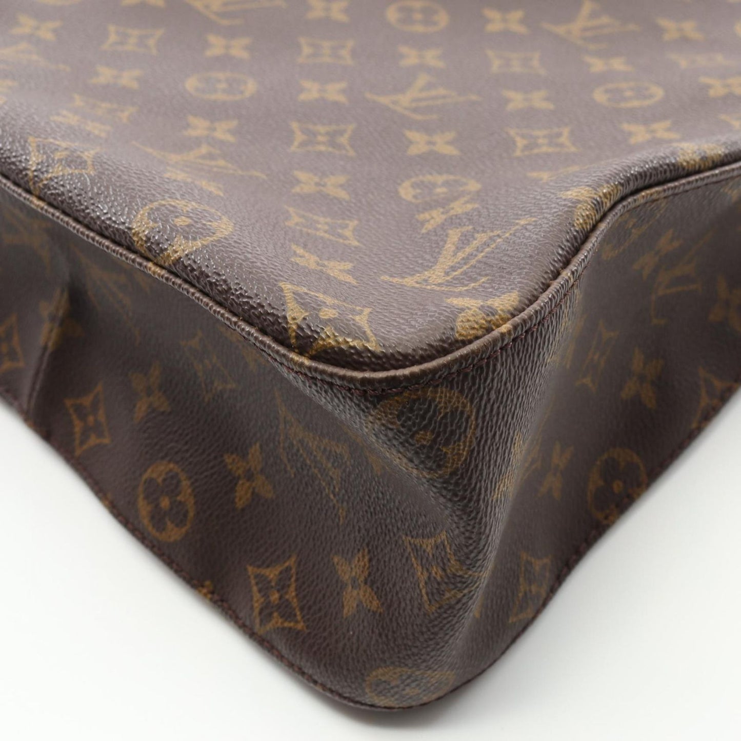 Louis Vuitton Monogram Looping GM Shoulder Bag - Timeless Elegance
