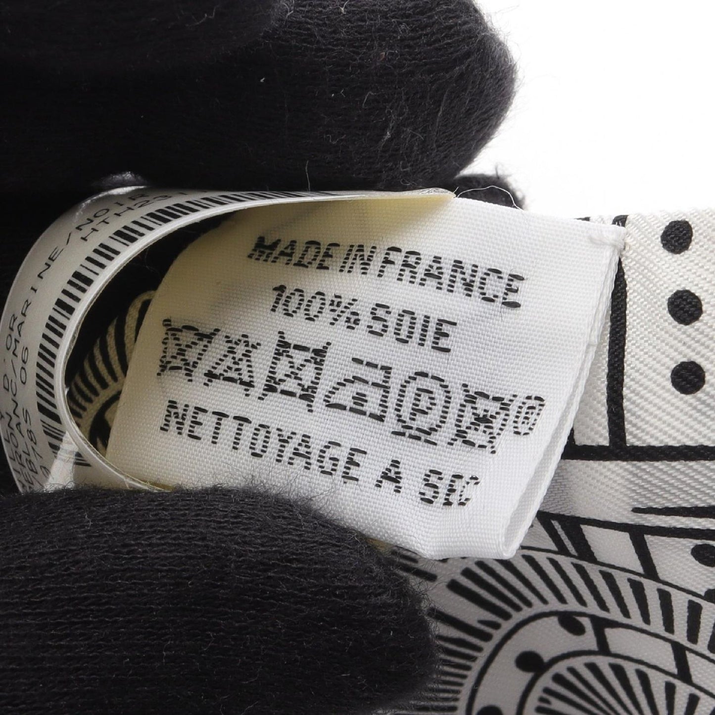 HERMES Eperon d'Or Twilly Scarf - Exquisite Silk Accessory