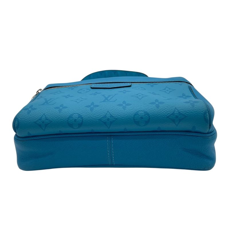 Louis Vuitton Outdoor Messenger PM in Blue Taiga Leather