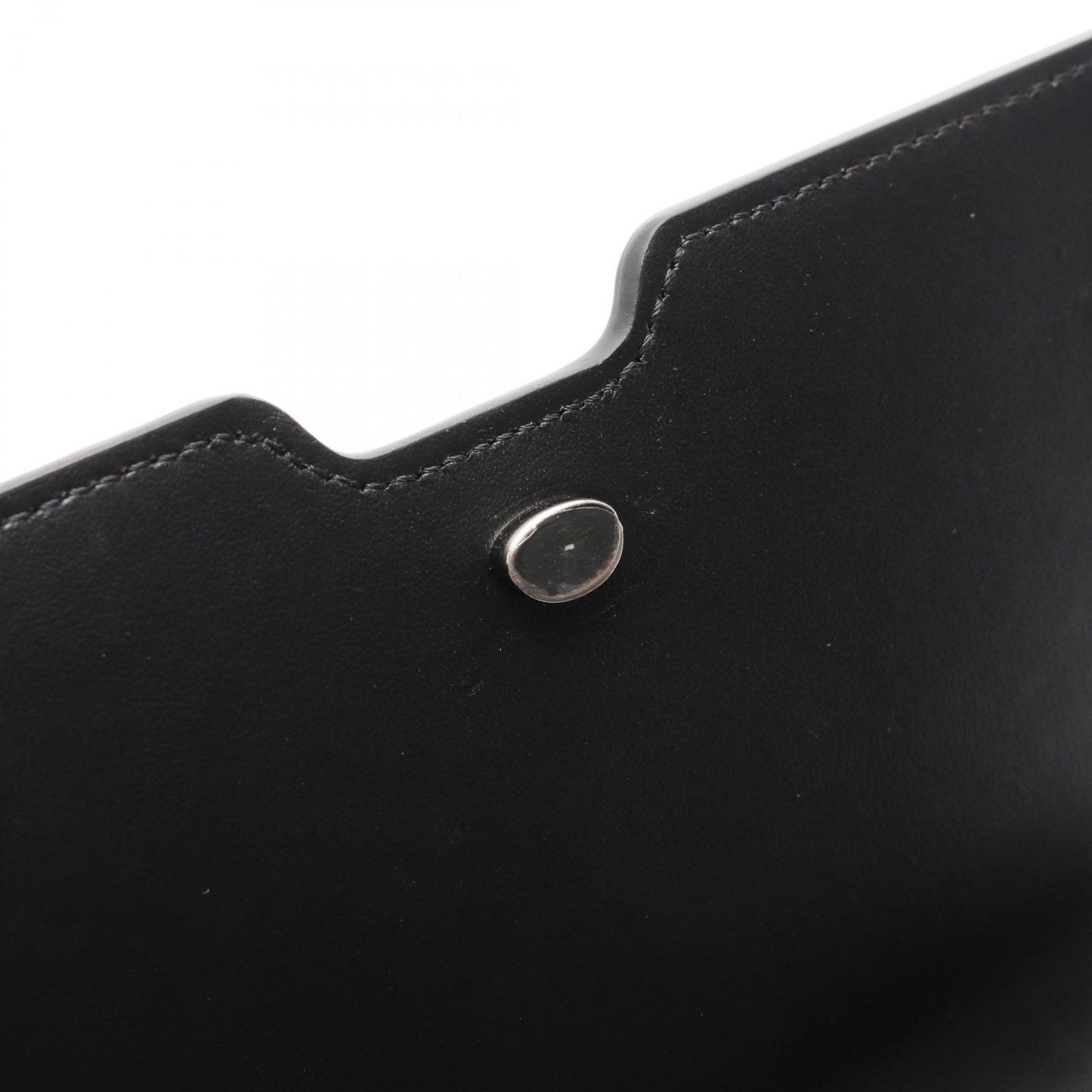 BURBERRY TB Shoulder Bag in Black Leather - Timeless Elegance