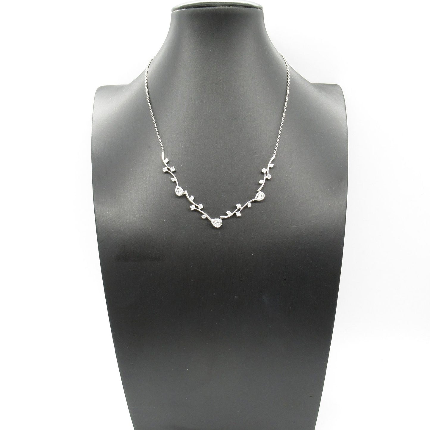 Exquisite JEWELRY Diamond Necklace in Platinum - 12.6g