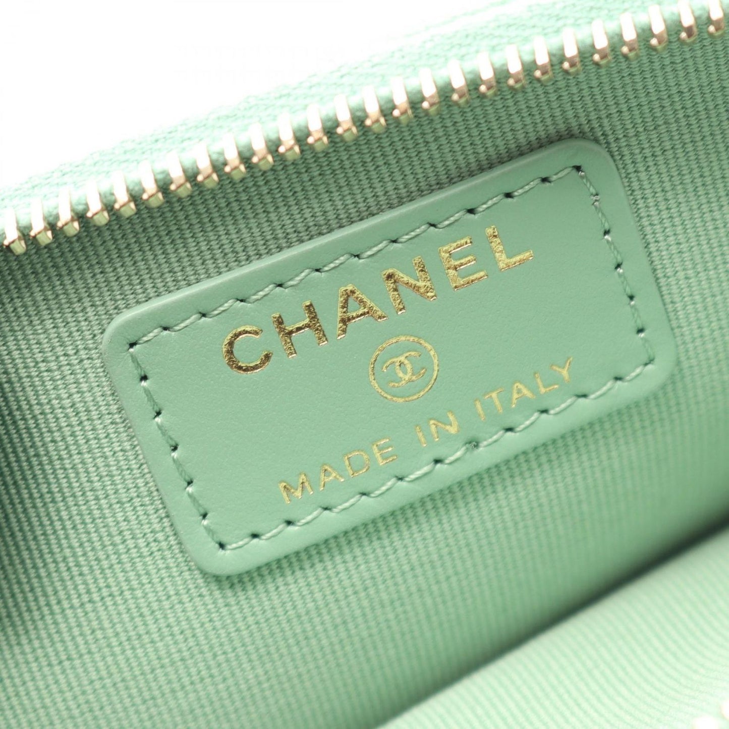 CHANEL Matelassé Coin Case in Mint Green - Exquisite Craftsmanship