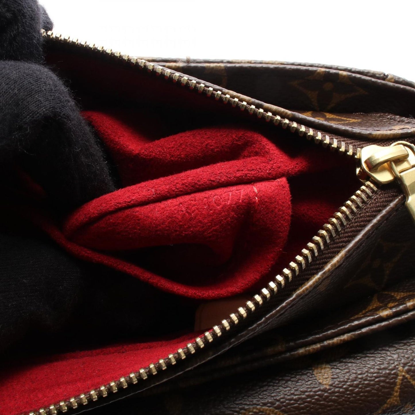 Louis Vuitton Viva Cite GM Monogram Shoulder Bag - Timeless Elegance