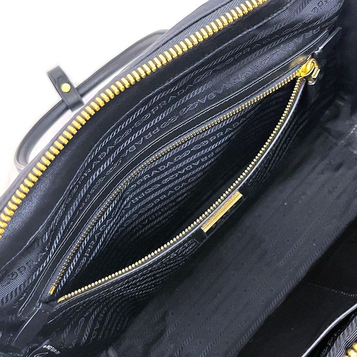 PRADA Re-Edition 1978 Large Tote Bag in Black Nylon & Saffiano Leather