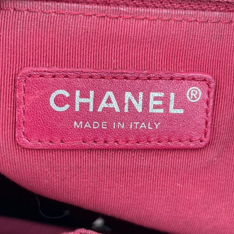 CHANEL Gabrielle Hobo Medium Bag in Pink & Black Calfskin