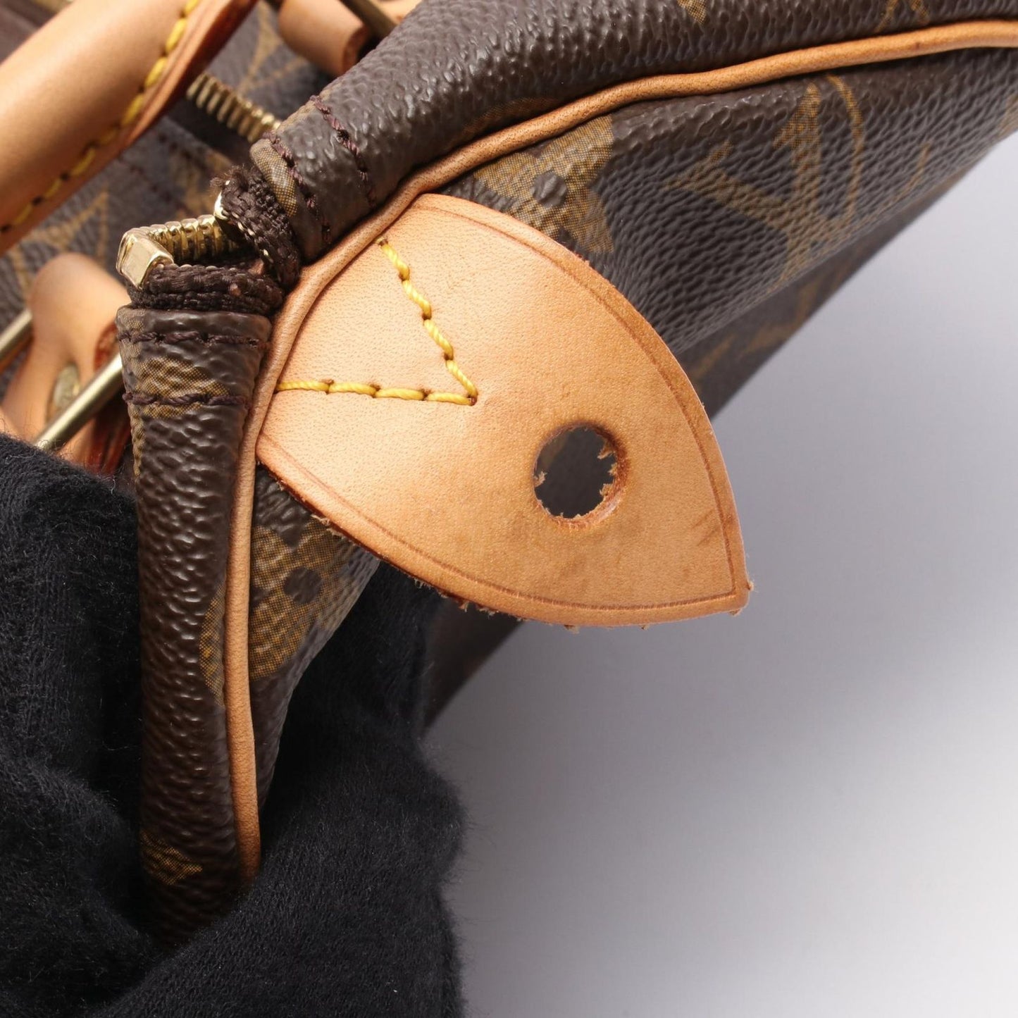 Louis Vuitton Monogram Speedy 30 Handbag - Timeless Elegance