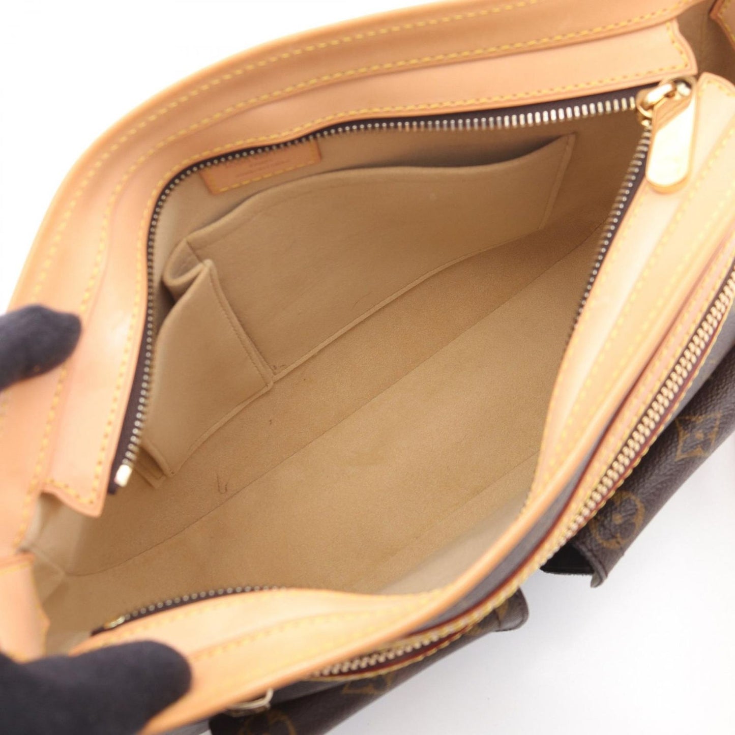 Louis Vuitton Hudson GM Monogram Shoulder Bag - Timeless Elegance