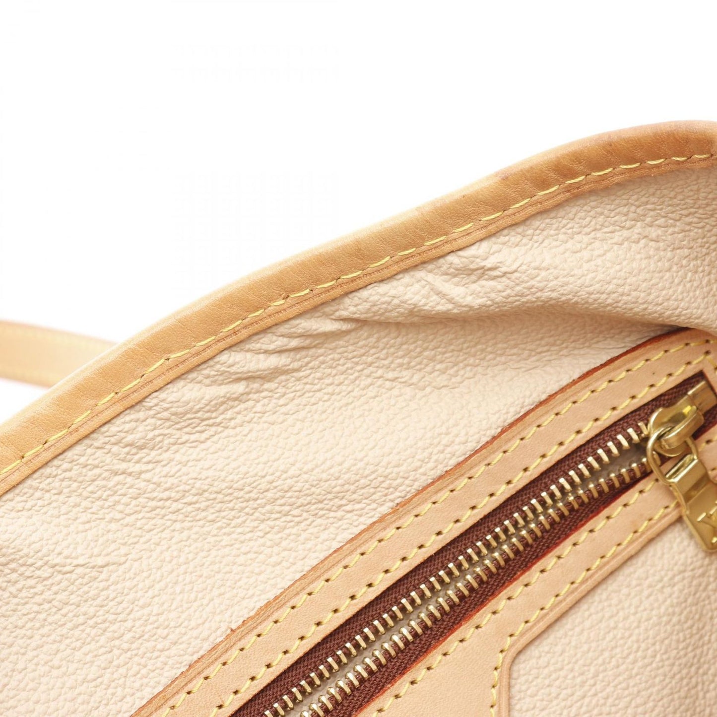 Louis Vuitton Monogram Bucket PM Handbag - Timeless Elegance