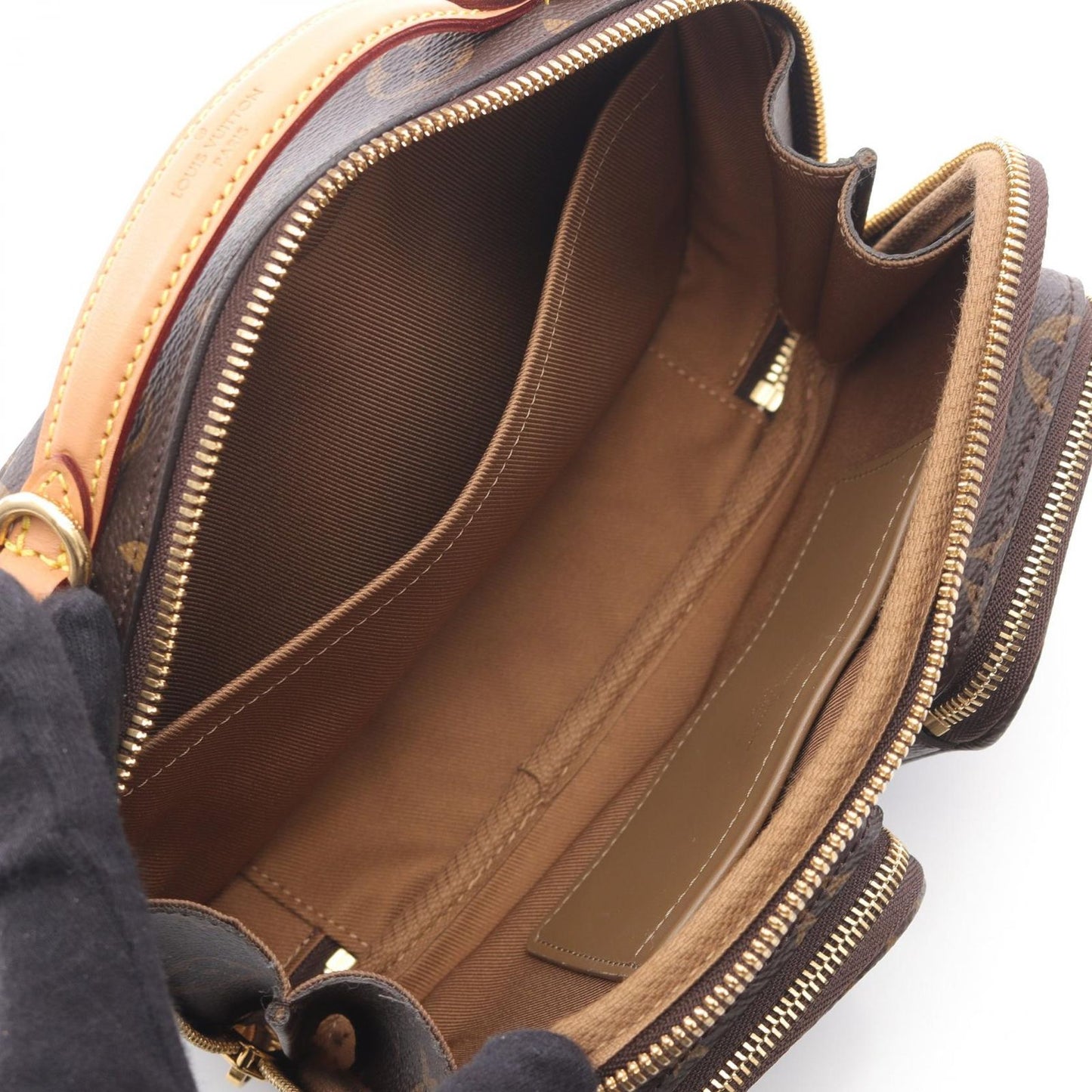 Louis Vuitton Utility Crossbody Monogram Handbag - Timeless Elegance