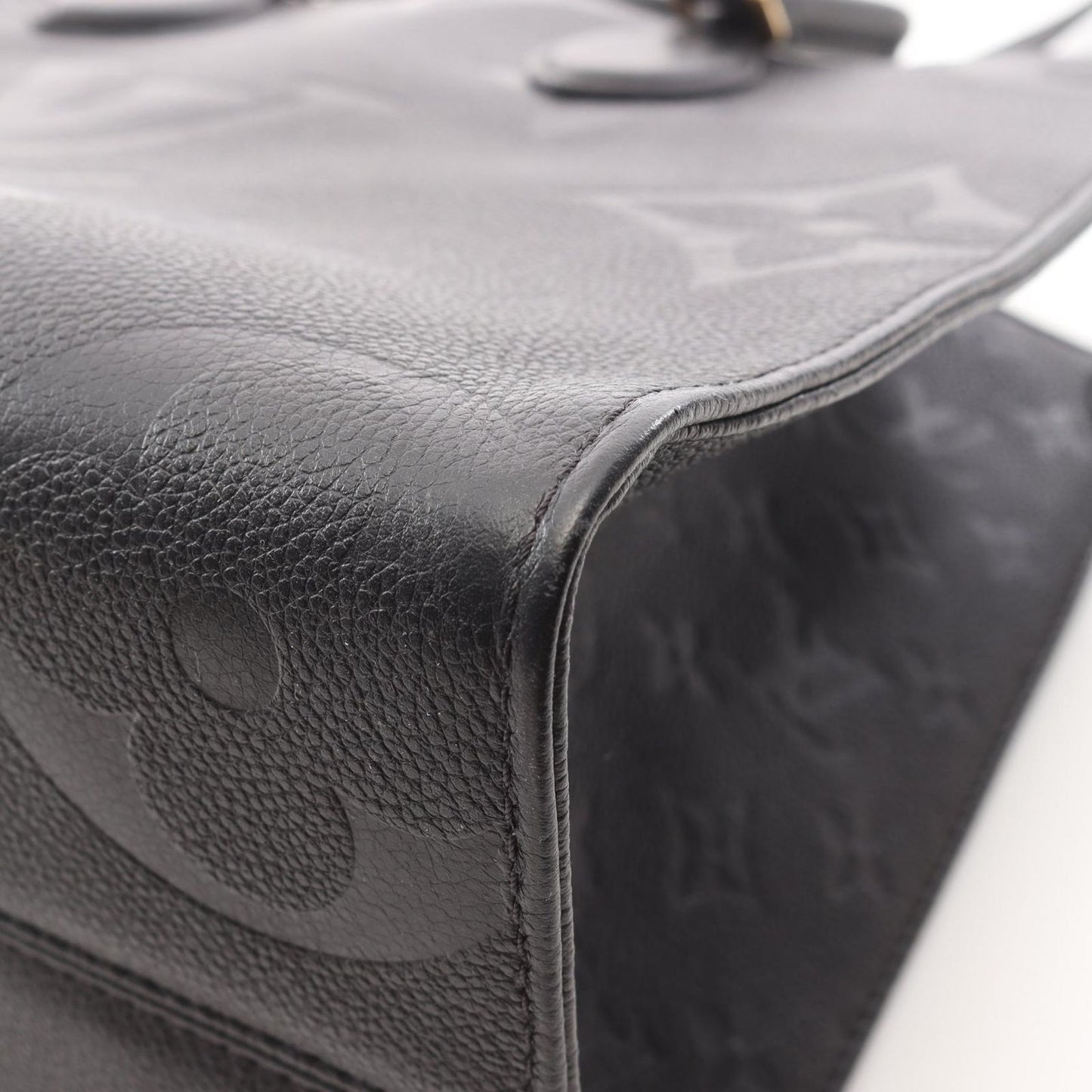 Louis Vuitton OnTheGo MM Tote Bag in Noir - Timeless Elegance