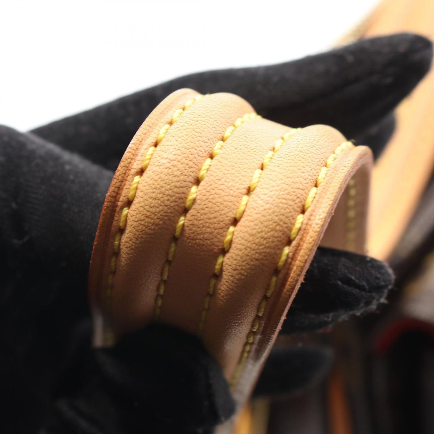 Louis Vuitton Viva Cite MM Shoulder Bag - Timeless Elegance