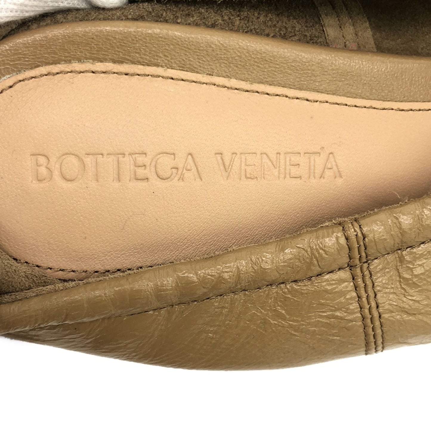 BOTTEGA VENETA Beige Leather Pumps - Timeless Elegance