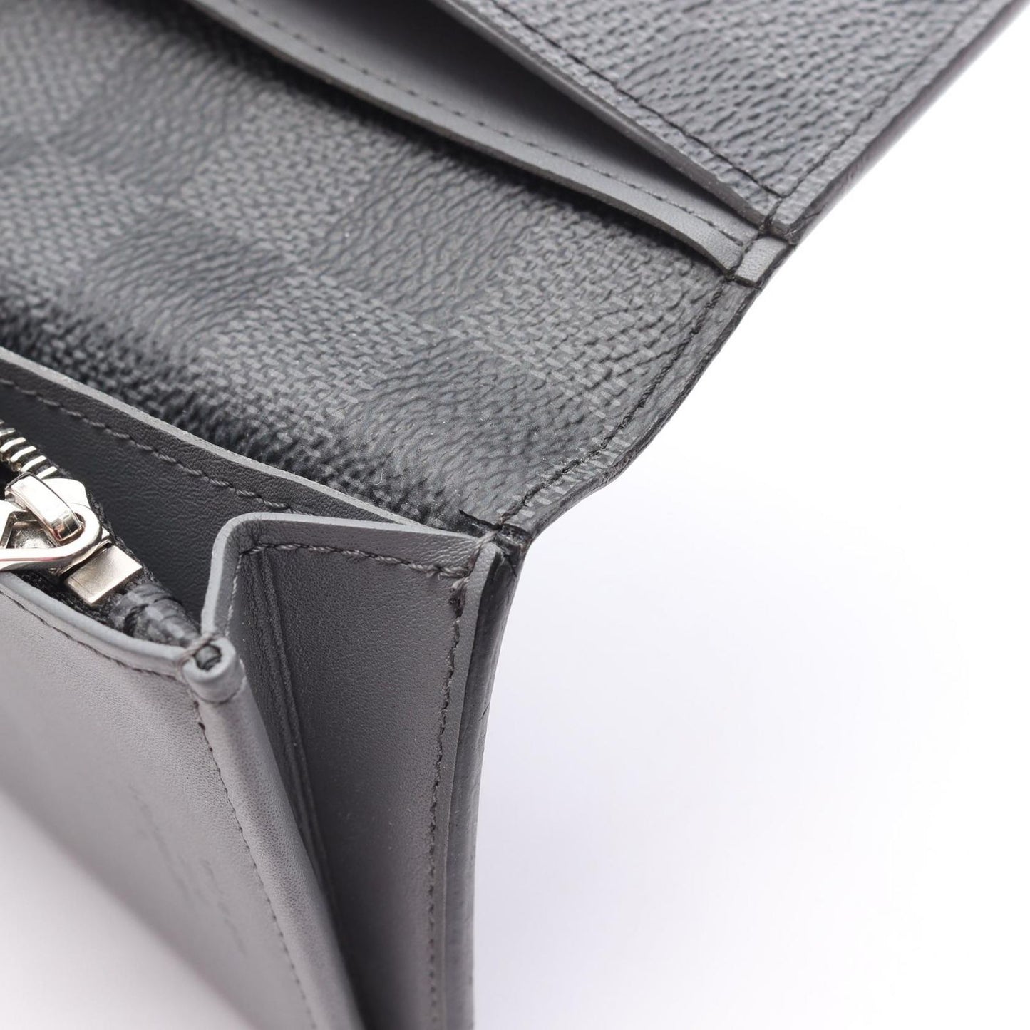 LOUIS VUITTON Portefeuille Brazza Damier Graphite Stripe Wallet