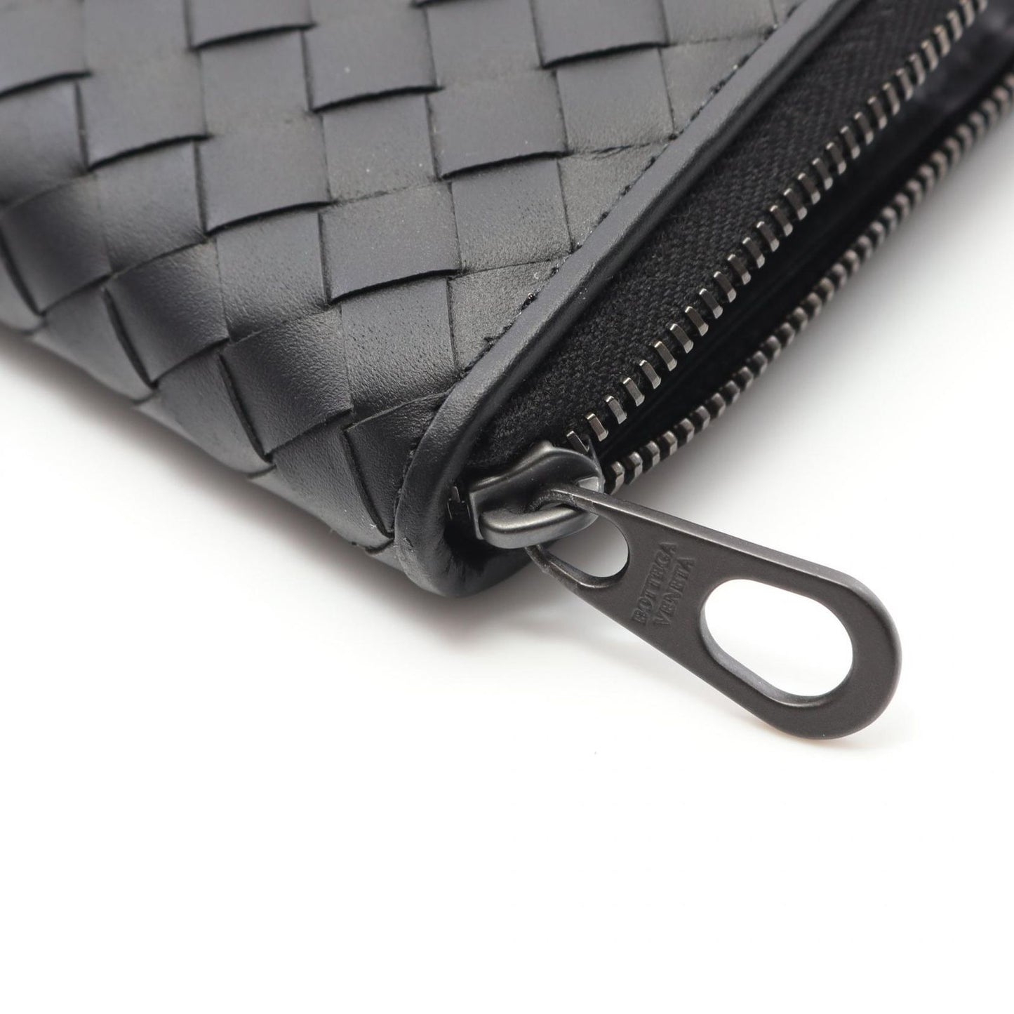 Bottega Veneta Intrecciato Leather Round Wallet in Black