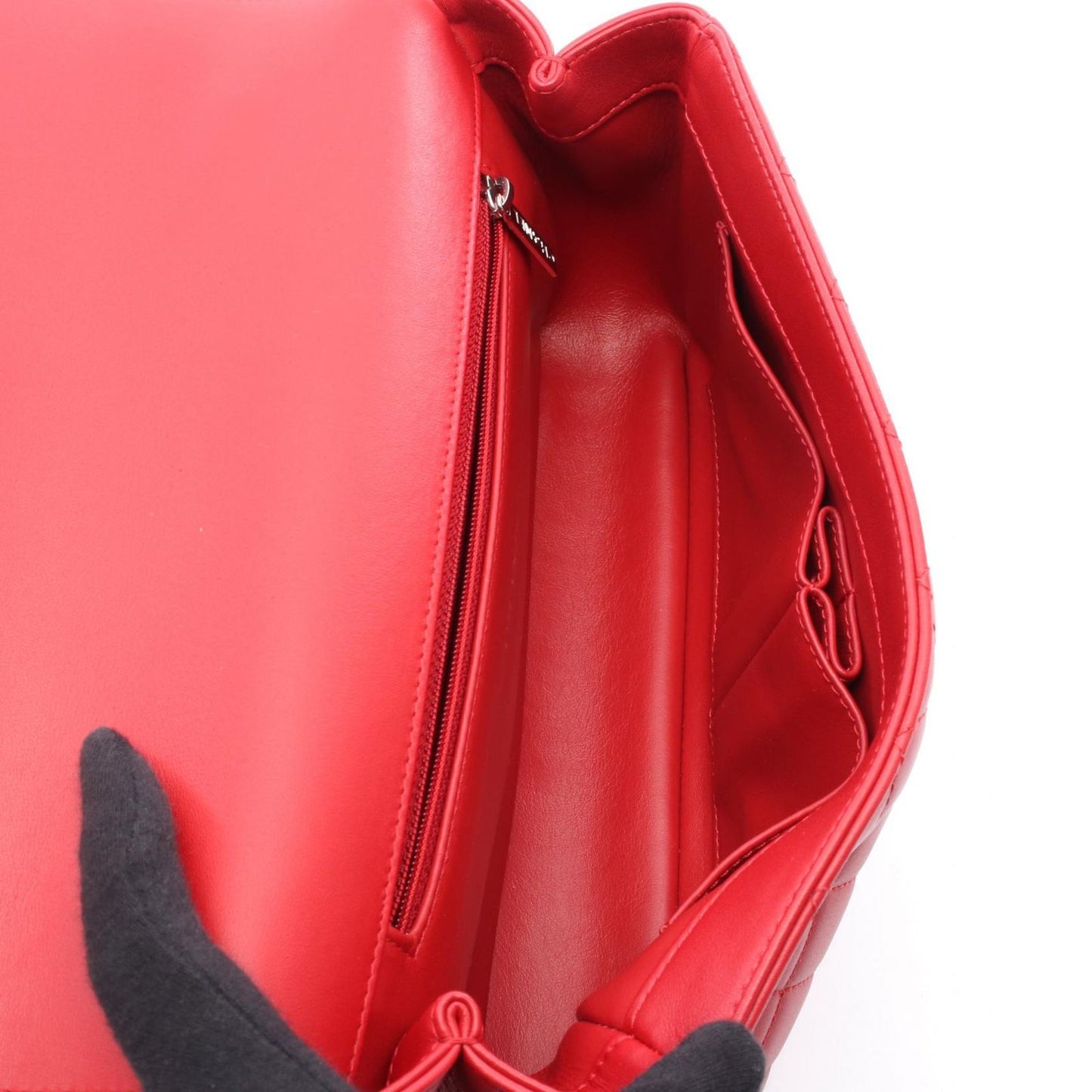 CHANEL CC Filigree Matelassé Shoulder Bag in Red Leather