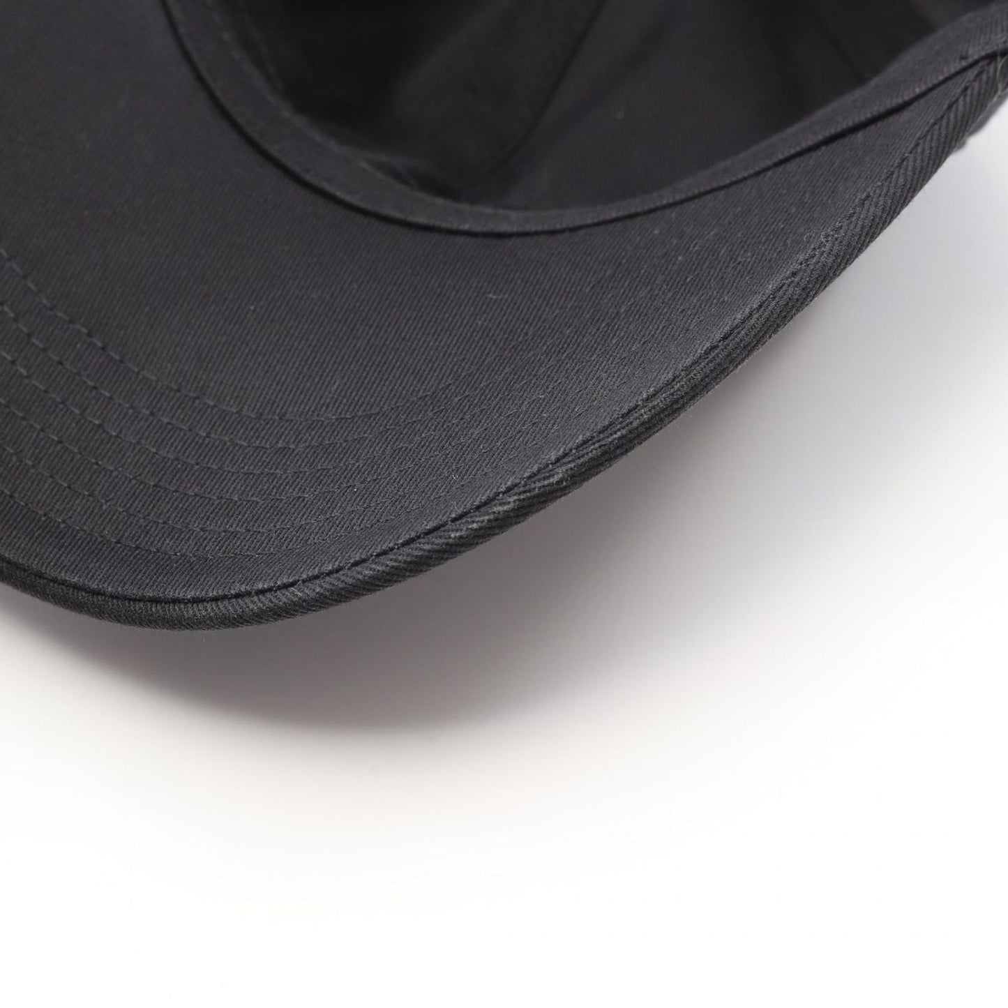 BURBERRY London England Black Baseball Cap - Unisex Luxury Accessory