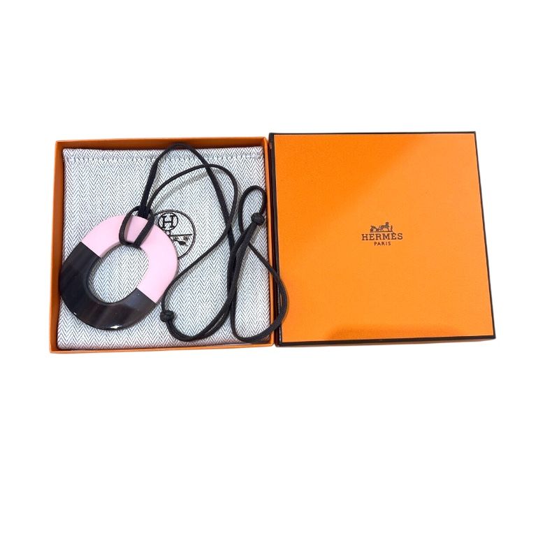 HERMES Imus Necklace in Brown & Pink Buffalo Horn