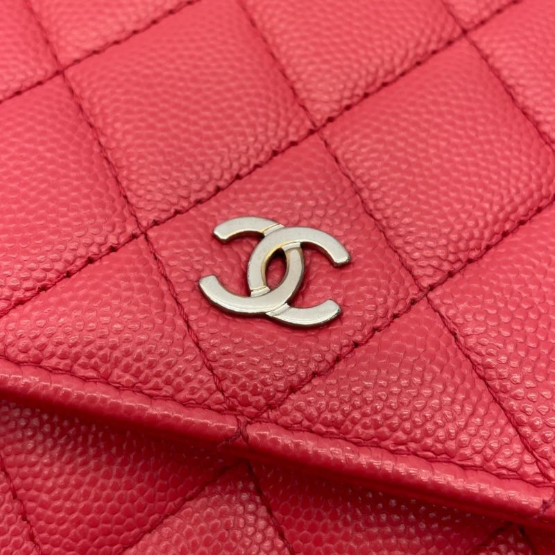 CHANEL Matelassé Chain Shoulder Bag in Pink Caviar Leather