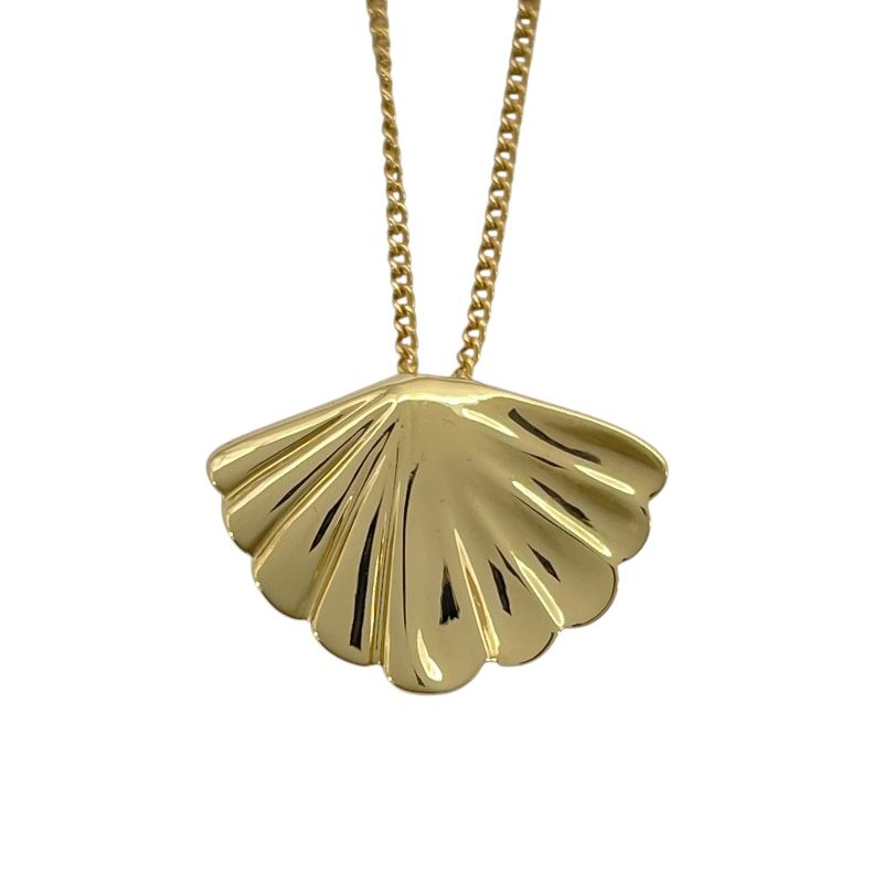 Tiffany & Co. K18YG Shell Necklace - Exquisite Yellow Gold Elegance