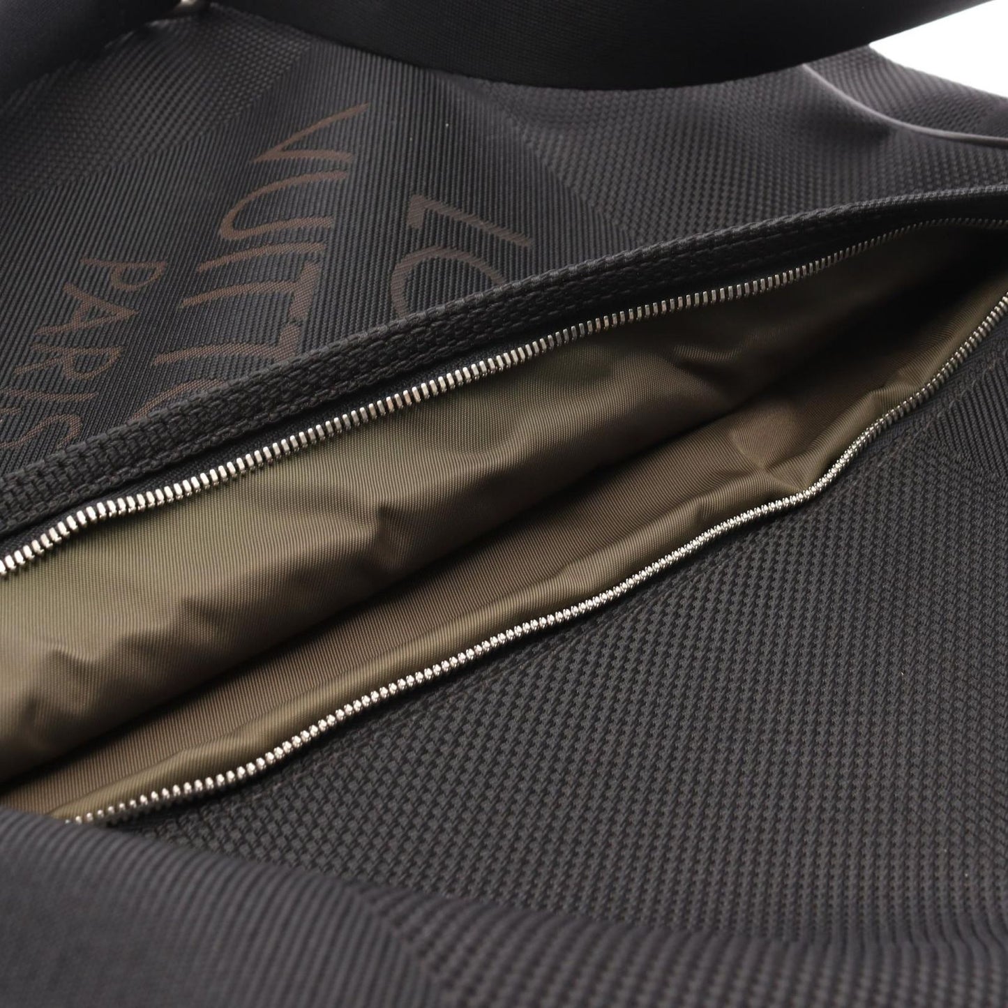 Louis Vuitton Messager NM Damier Ébène Noir Shoulder Bag - Timeless Elegance