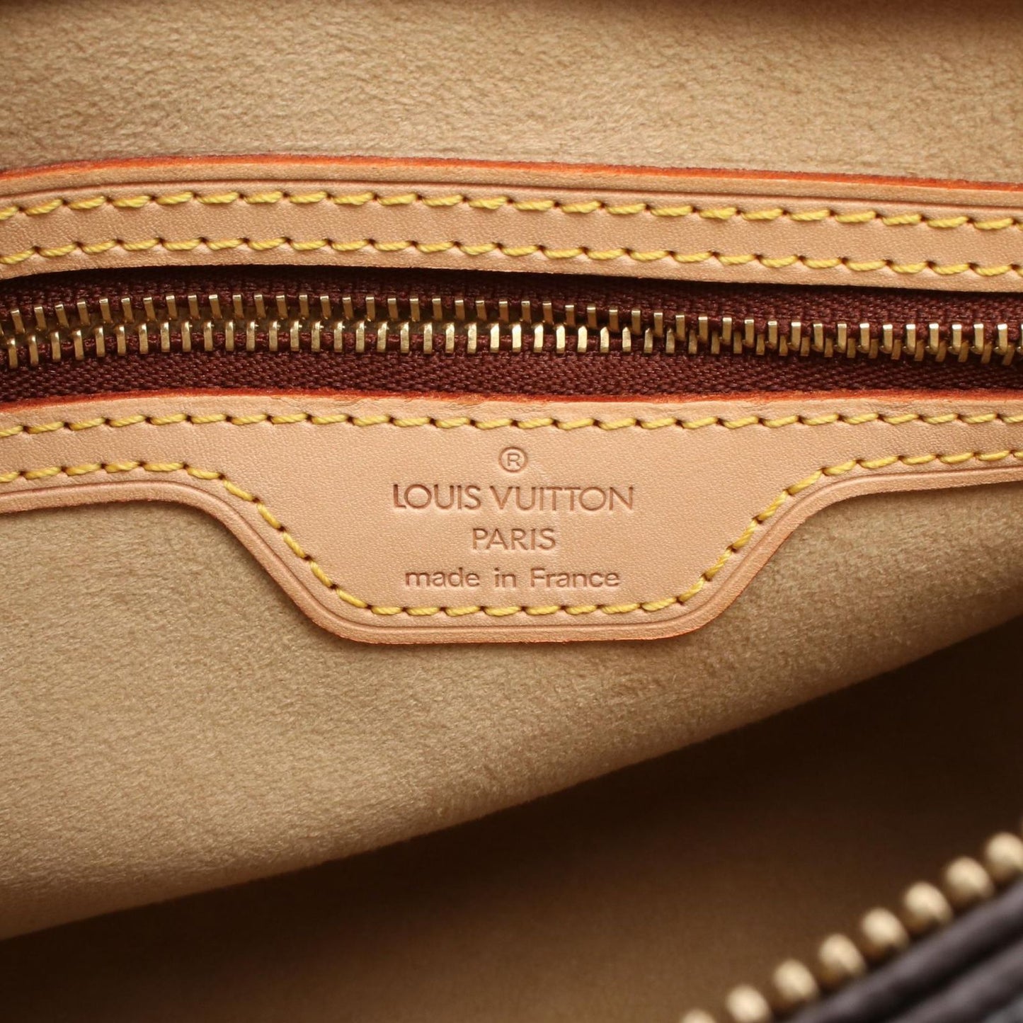 Louis Vuitton Looping MM Shoulder Bag - Timeless Elegance