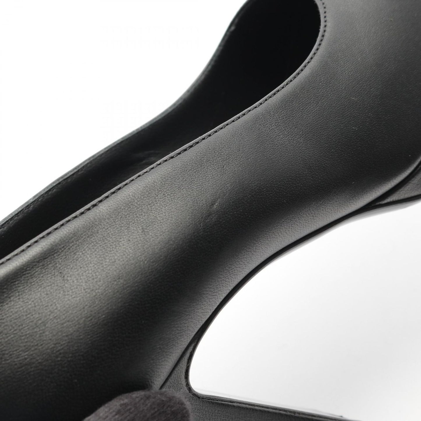 CHANEL Coco Mark Black Leather Pumps - Timeless Elegance