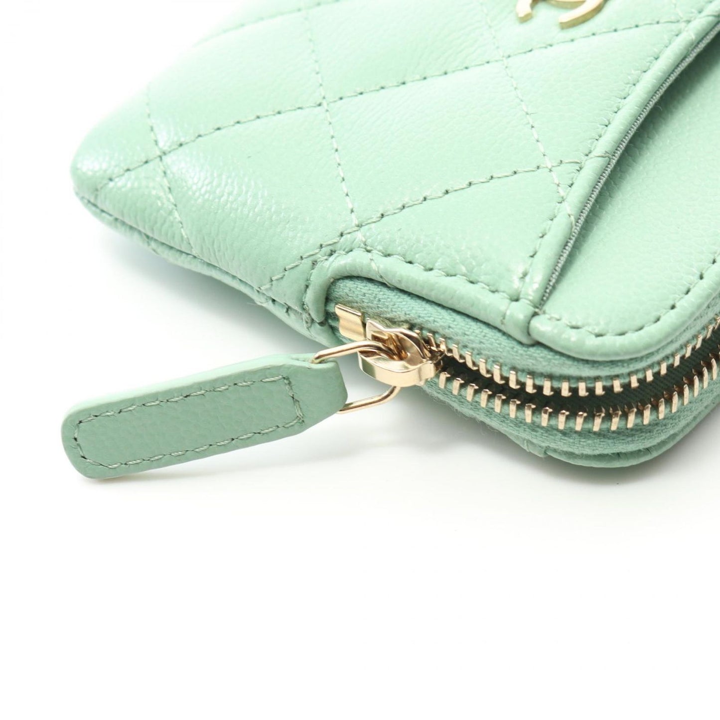 CHANEL Matelassé Coin Case in Mint Green - Exquisite Craftsmanship