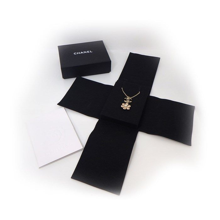 CHANEL Camellia Logo Necklace with Imitation Pearls - 2018