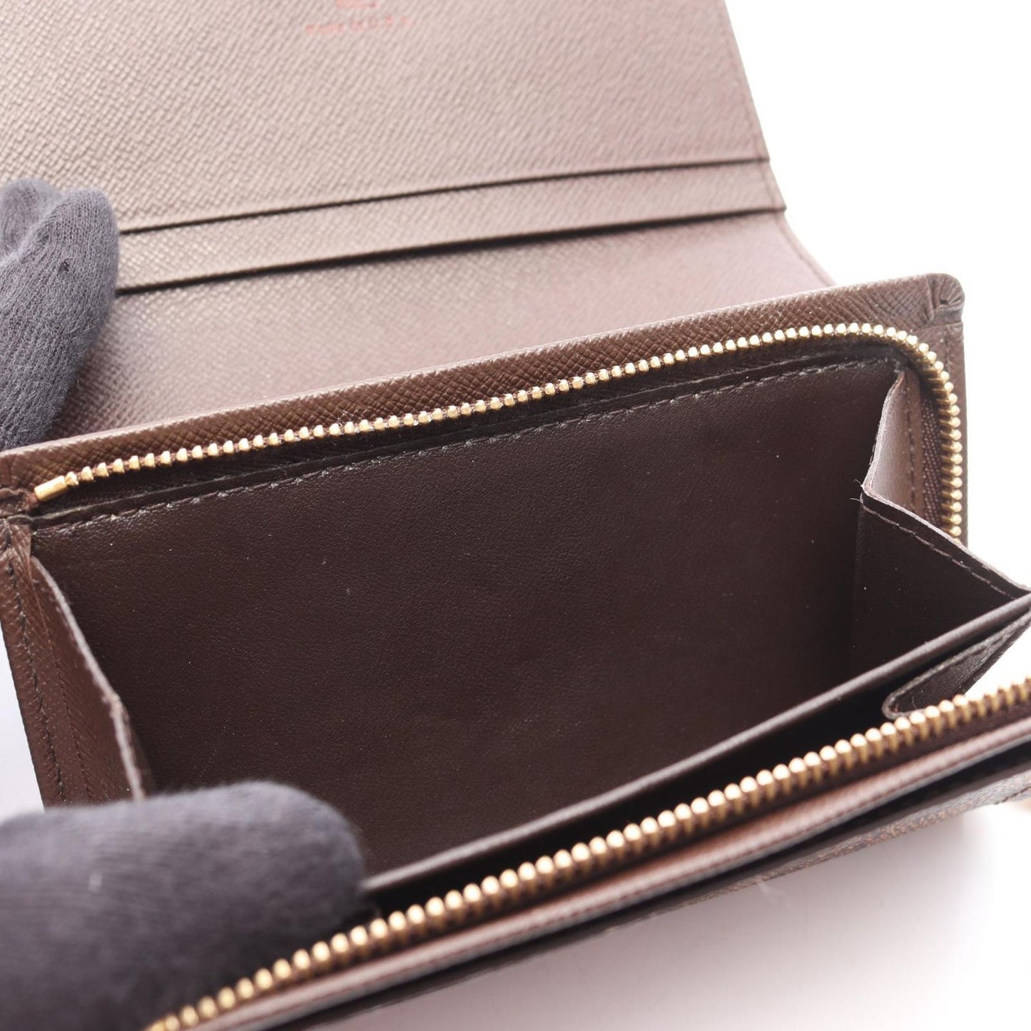 Louis Vuitton Damier Ebene Portefeuille Trésor Wallet - Exquisite Craftsmanship