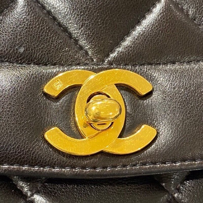 CHANEL Diana 25 Black Lambskin Shoulder Bag - Timeless Elegance