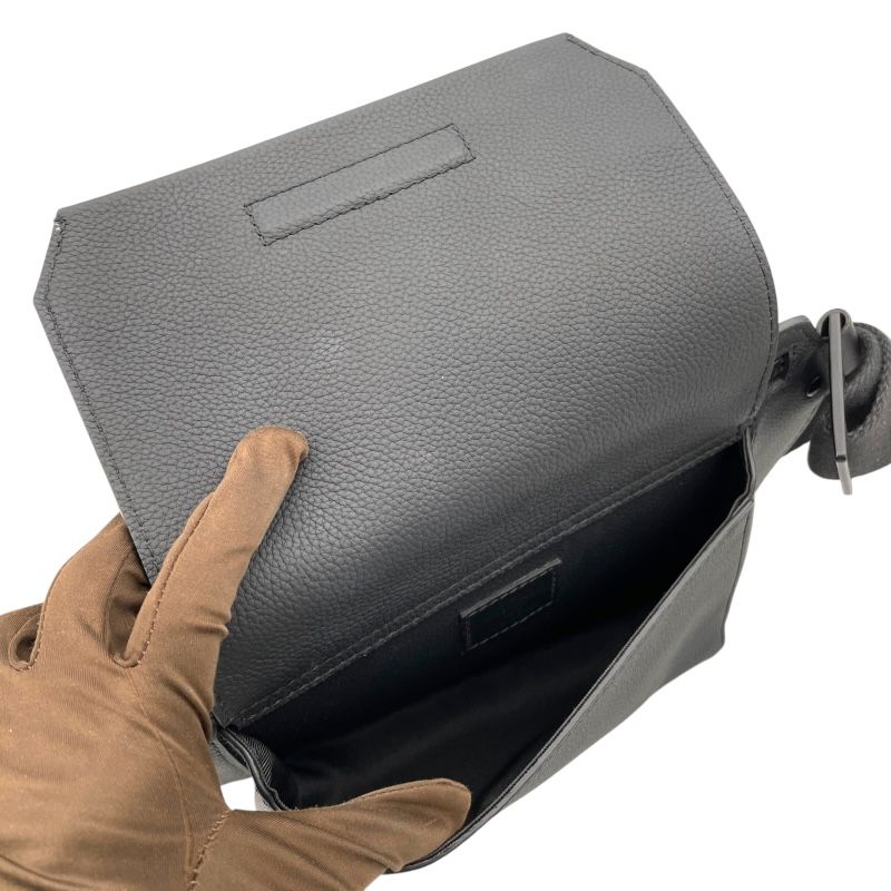 Louis Vuitton Takeoff Sling M57081 in Noir Grain Calf Leather