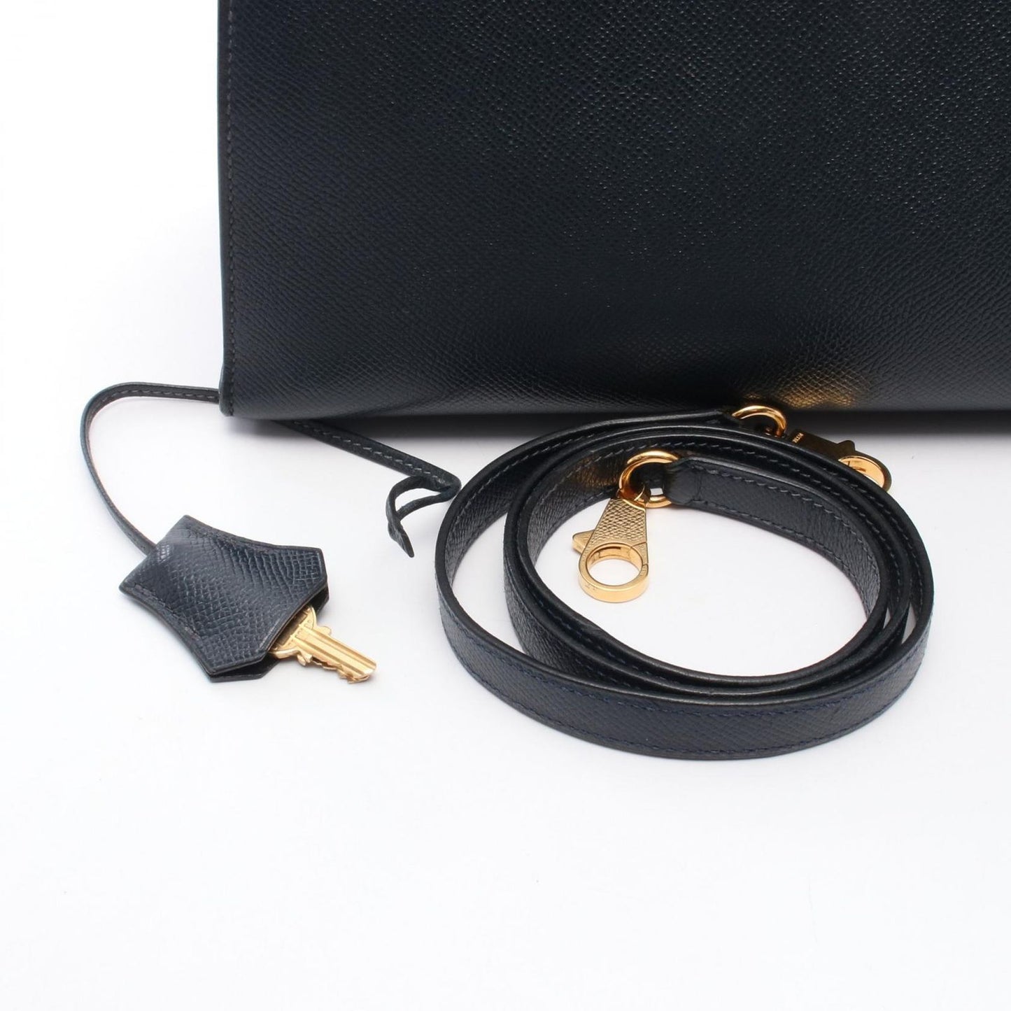 HERMES Kelly 32 Handbag in Blue Marine - Timeless Elegance