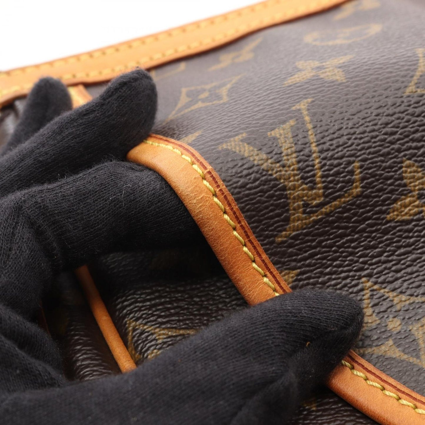 Louis Vuitton Tulum GM Shoulder Bag - Timeless Elegance