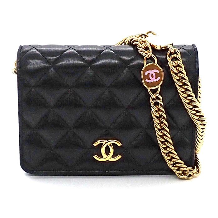 Chanel Black Lambskin Shoulder Bag with Gold Hardware - A Timeless Classic