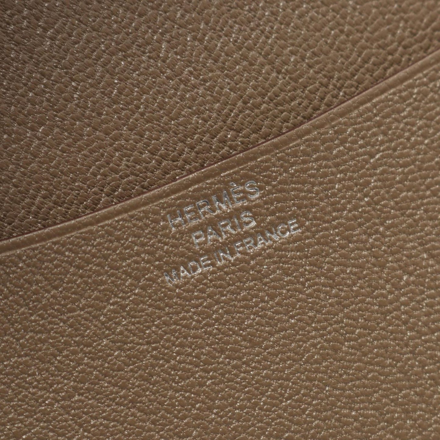 HERMES Agenda GM Etoupe Leather Cover - Exquisite Craftsmanship