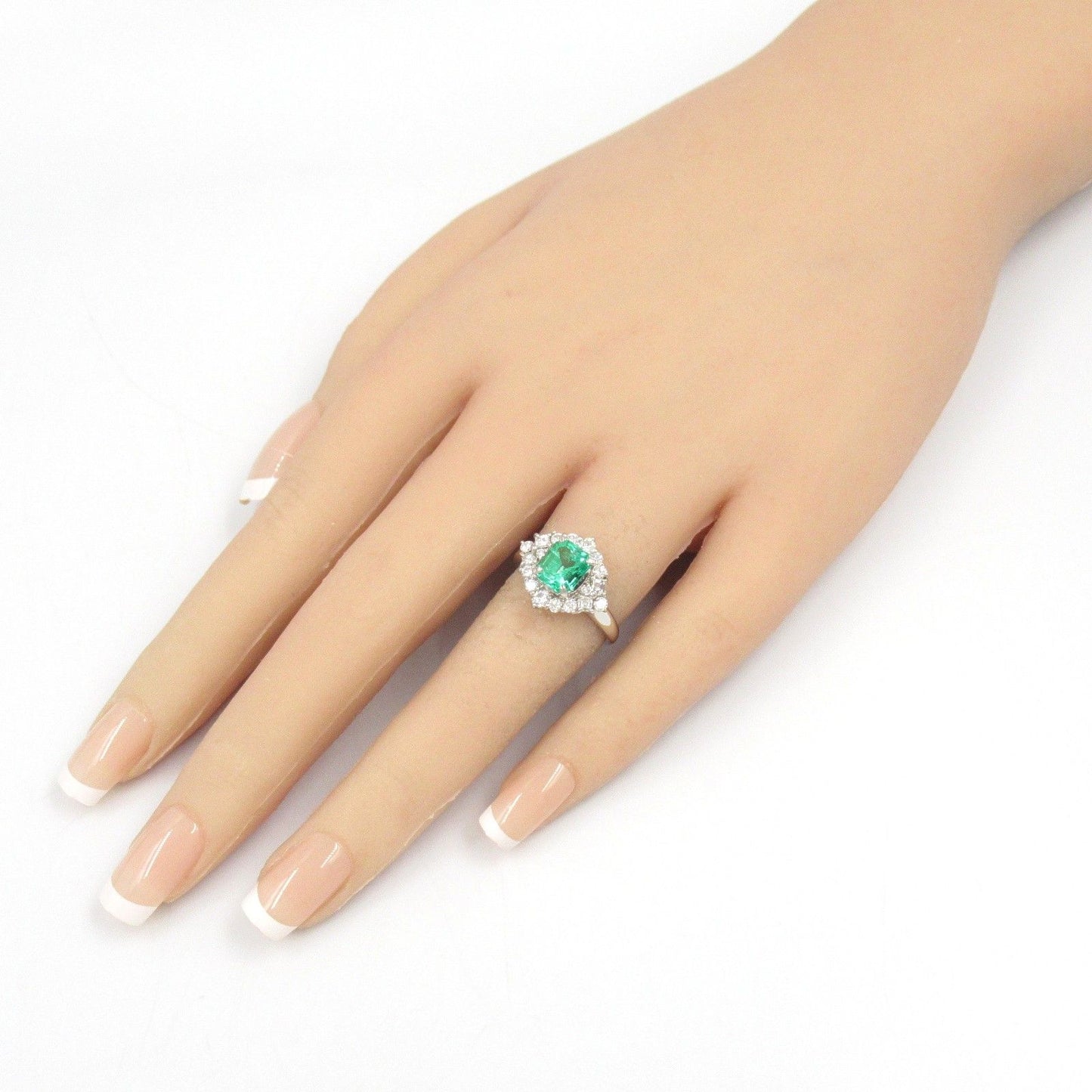 Exquisite Emerald and Diamond Ring in Platinum - #10